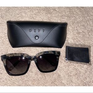 DIFF Bella Polarized Tortoise Sunglasses